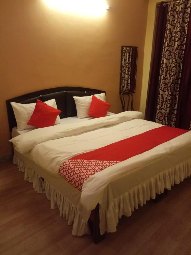 Hotel Kamal 勒克瑙 外观 照片