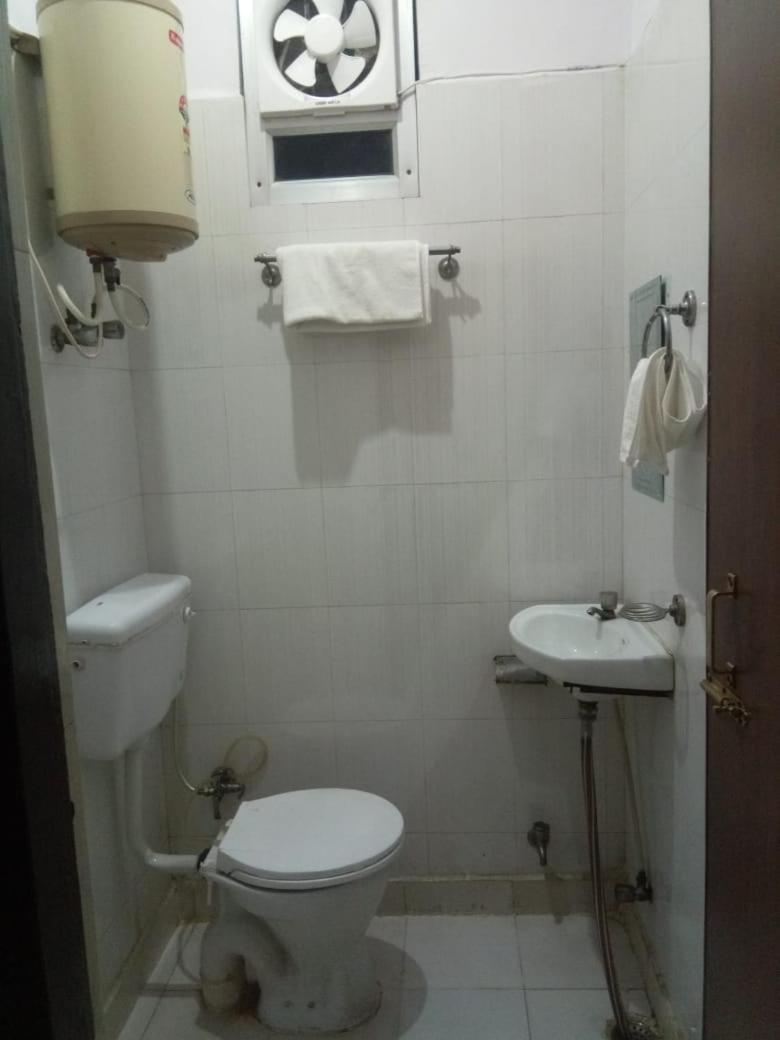Hotel Kamal 勒克瑙 外观 照片