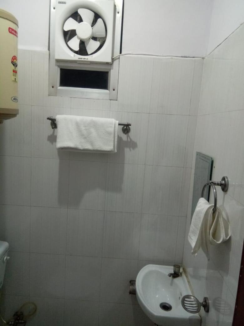 Hotel Kamal 勒克瑙 外观 照片