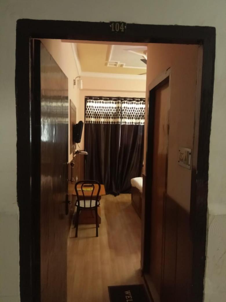 Hotel Kamal 勒克瑙 外观 照片